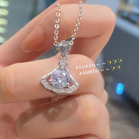 Korean fashion collarbone chain female inlaid with diamonds light luxury pendent's discount tags