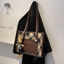 Largecapacity bag new textured autumn and winter plaid shoulder bag commuter tote bagpicture9