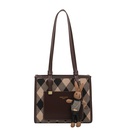 Largecapacity bag new textured autumn and winter plaid shoulder bag commuter tote bagpicture10