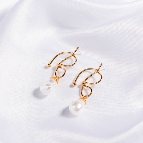 Boucles d'oreilles en perles baroques de forme spéciale à la mode européenne et américaine's discount tags