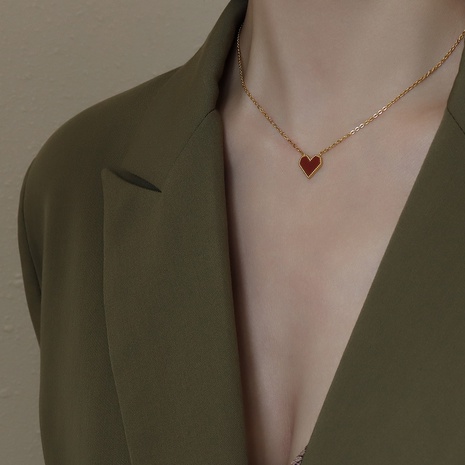Collar de nicho de collar de amor de oro de 18 quilates de acero de titanio de corazón de melocotón francés al por mayor's discount tags