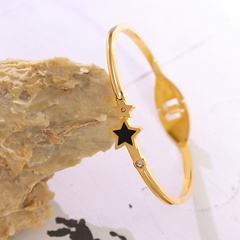 modisches fünfzackiges Stern-Sprungschnallenarmband Titanstahl 18K vergoldetes Armband