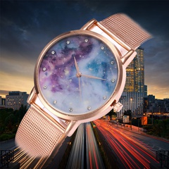 Modekontrastfarbe Sternenhimmel einfache Uhr