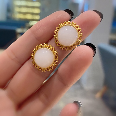 simple antique white chalcedony flower S pattern gold silk lace earrings's discount tags