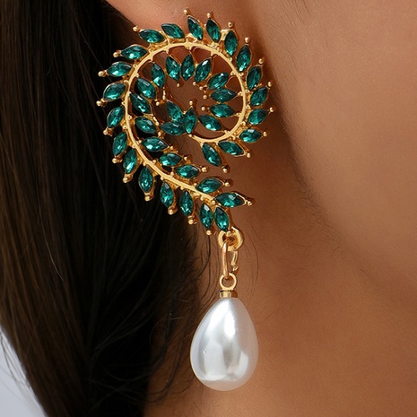 Fashion personality flower leaf green rhinestone imitation pearl earrings NHYAO584625's discount tags