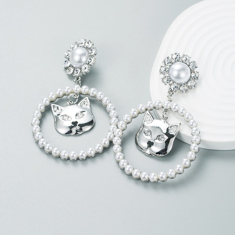 Pendientes brillantes de la tendencia de la perla del anillo de la cabeza del gato del diamante artificial de la aleación de la moda's discount tags