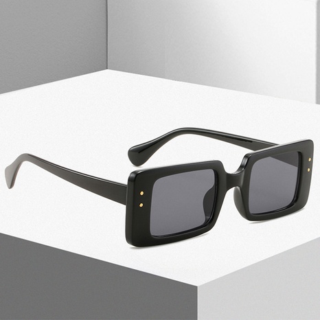 2022 neue Art und Weise kleiner Rahmen quadratische Sonnenbrille Damen Großhandel's discount tags