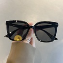2022 neue ReisnagelSonnenbrillen Damenmode Retrokoreanische Sonnenbrillenpicture7