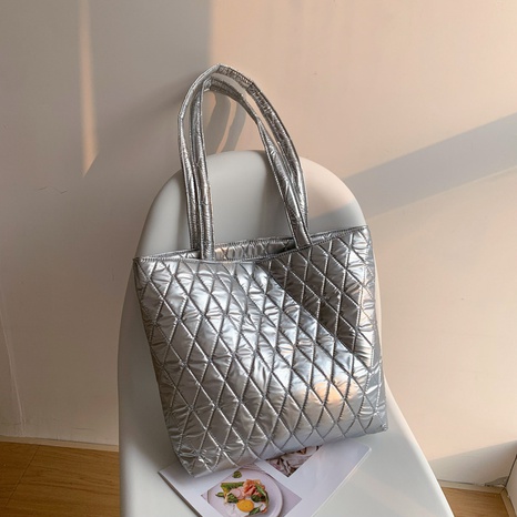 Ladies handbag fashion large-capacity shoulder messenger bag's discount tags