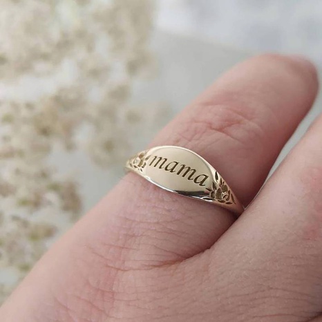 Einfacher geometrischer Ring mit Mama-Buchstaben-Blume's discount tags