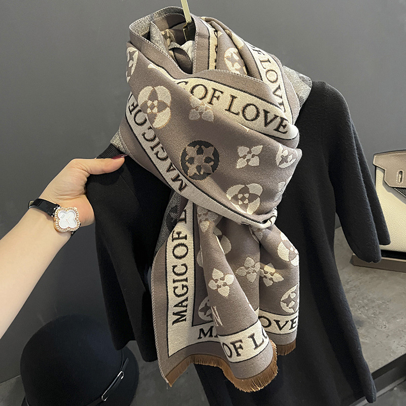 nihaojewelry Wholesale Women's Elegant Geometric Imitation Cashmere Winter Scarves