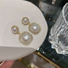 Retro Geometric Alloy Inlay Artificial Pearls Rhinestones Women'S Drop Earrings 1 Pair