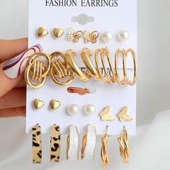 Fashion Heart Shape Butterfly Alloy Plating Inlay Pearl Women'S Earrings Ear Studs 1 Set