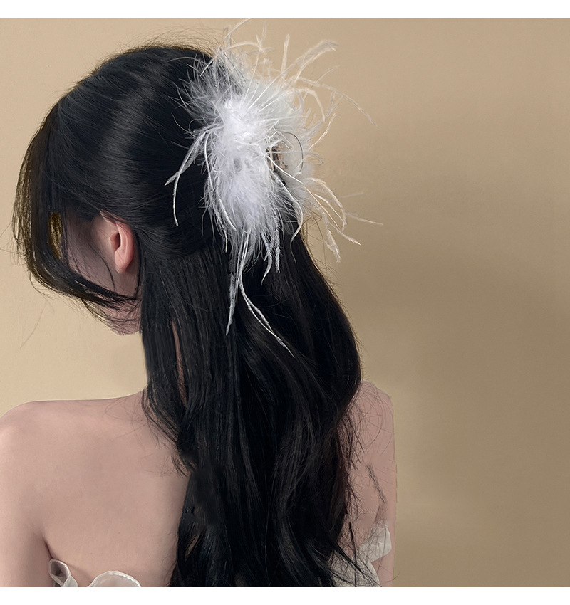 Fashion Solid Color Arylic Feather Hair Claws 1 Piece2