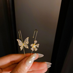 Fashion Flower Butterfly Alloy Asymmetrical Inlay Rhinestones Pearl Women'S Ear clips 1 Pair