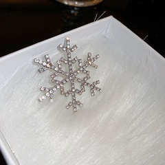 Fashion Snowflake Alloy Inlay Rhinestones Pearl Women'S Brooches