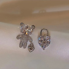 Cute Bear Heart Shape Alloy Asymmetrical Inlay Rhinestones Women'S Ear Studs 1 Pair