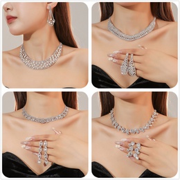 WomenS Luxury Fashion Rhombus Alloy Rhinestone Earrings Necklace Jewelry Set Plating Diamond Rhinestone 1 Setpicture9