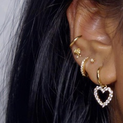 Retro Heart Shape Alloy Inlay Rhinestones Women'S Earrings Ear Studs 1 Set