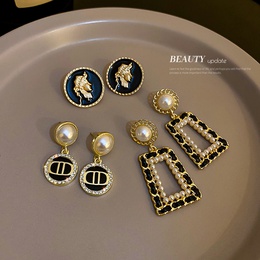 Retro Geometric Alloy Inlay Artificial Pearls Rhinestones WomenS Drop Earrings 1 Pairpicture18