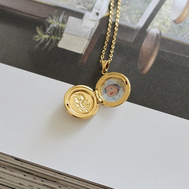 Photo Box Pendant Flower Necklace Three-Dimensional Flower Rose Album Pendant Sweater Chain Cross-Border New Electroplated 18K Gold—4