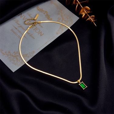 Cross-Border Japanese and Korean Style Niche Design Snake Bones Chain High-Grade Light Luxury Emerald Zircon Pendant Titanium Steel Necklace for Women—2