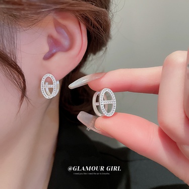 Korean Silver Series Zircon Letters Ear Clip Daily Simple All-Match Earrings Personality Temperament Entry Lux Earrings  for Women—3