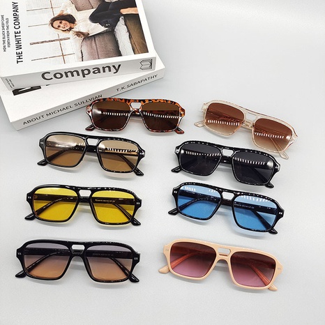Retro mehrfarbige Sonnenschutz-Sonnenbrille mit polygonalem Rahmen's discount tags