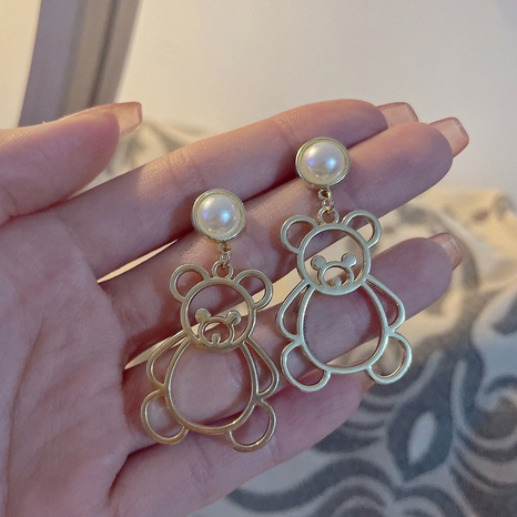Korean style fashion imitation pearl bear earrings three-dimensional metal texture earrings's discount tags