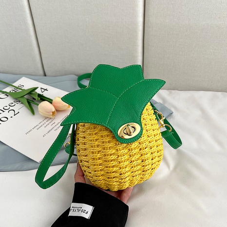 Sac ananas 2022 printemps et été nouveau sac de paille de couleur contrastée 20*14*10cm's discount tags