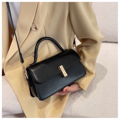 new Korean style texture lock messenger bag fashion retro flip small square bag 22.5*12*8CM