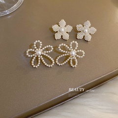 new pearl flower simple stud alloy earrings