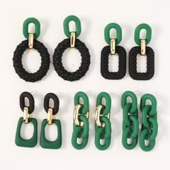 boucles d'oreilles en alliage de couleur de contraste de lettre de chaîne de peinture verte vintage en gros
