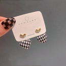 fashion simple  houndstooth heartshaped earrings retro alloy earringspicture2