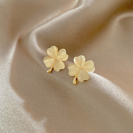 Niche fashion simple heart flower earrings female trendy opal earrings's discount tags