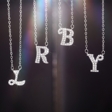 kreative eingelegte Zirkonkupfer 26 englische Buchstaben hängende Halskette Großhandel's discount tags