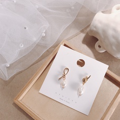 Pendientes de aleación de perlas con incrustaciones de corazón anudado a la moda al por mayor