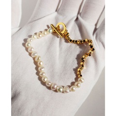 Bracelet de perles d'eau douce de mode couture bracelet en cuivre de perles d'espacement d'or