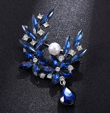 Broche de perlas de diamantes de aleación de damas con goteo de flores brillantes simples's discount tags