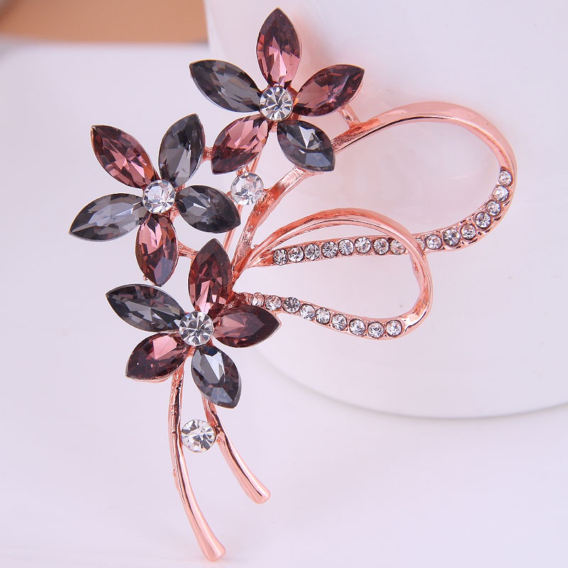 Korean fashion simple diamond flowers alloy adies brooch