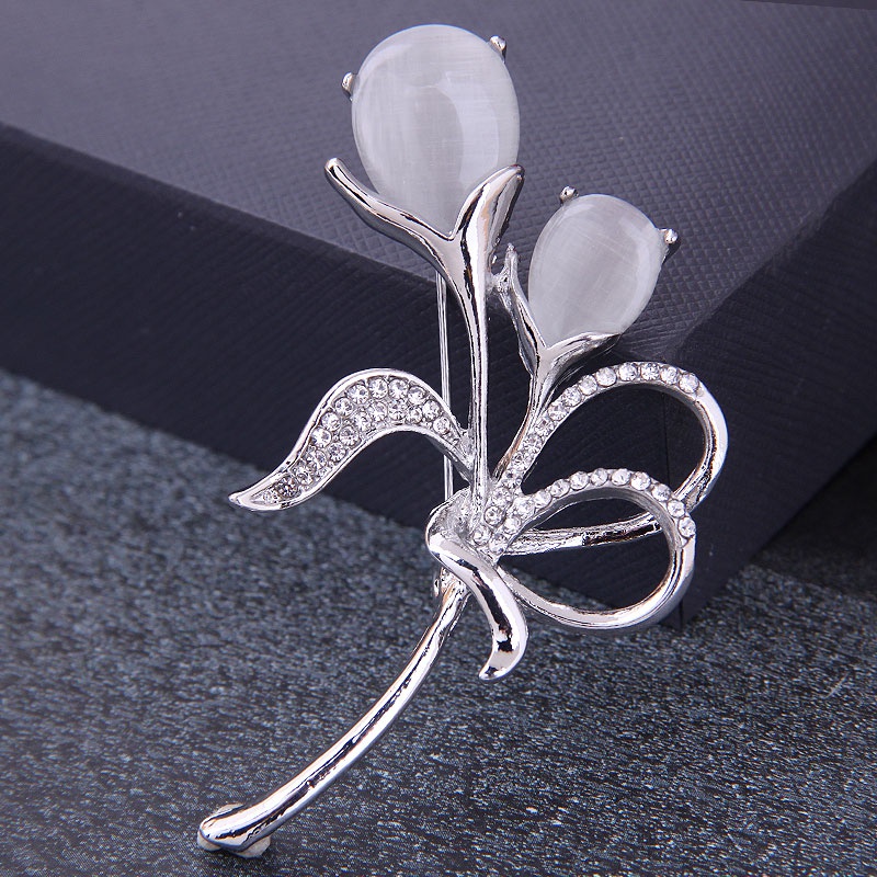 Korean fashion simple silver tulip alloy diamond ladies brooch
