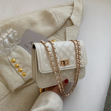 Bolso cuadrado de mensajero con bordado de rombos de un hombro con cadena de moda nueva y sencilla 19*14*6,5 cm's discount tags