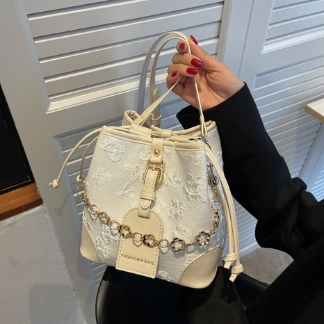 chain decorative bucket women's new spring and summer one-shoulder messenger small bag 19.5*19*13cm's discount tags