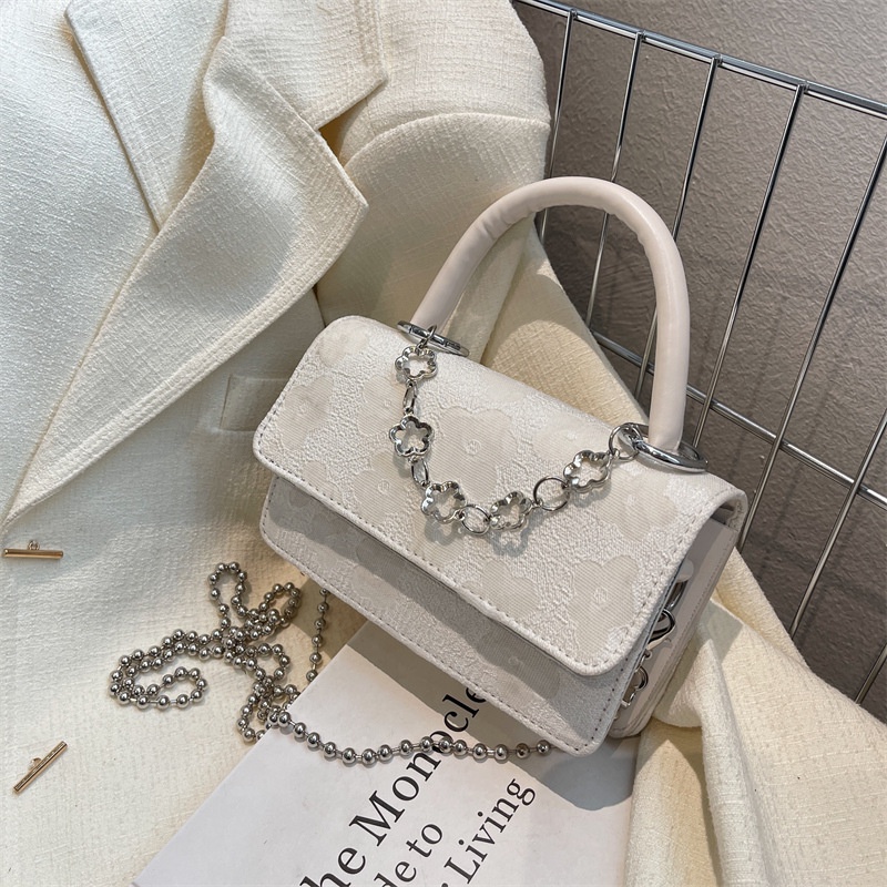 Spring new womens fashion handheld oneshoulder small square chain messenger bag 18510555cm