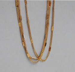 Collar brillante Collar de oro de 18 quilates chapado en acero de titanio de moda de tres capas