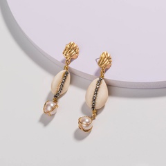kreative natürliche Schale gewickelt barocke eingelegte Perlenohrringe Großhandel