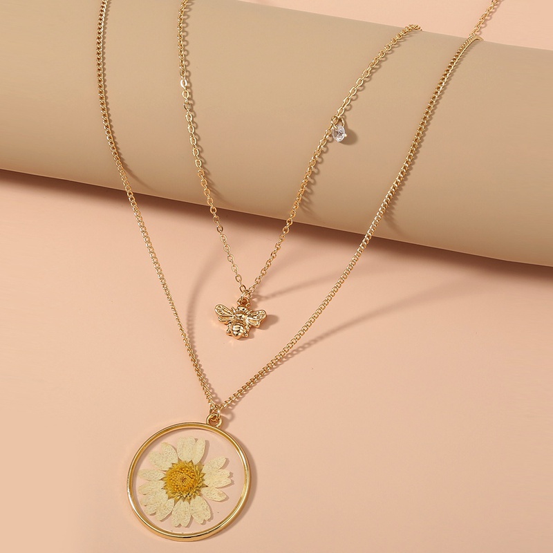 creative fashion multilayer resin bee natural chrysanthemum pendent necklace
