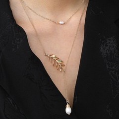 Collier en alliage à long pendentif feuille de perles naturelles remonté à la main coréen simple