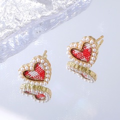 Creative knitted fabric stitching colorful heart pearl alloy earrings