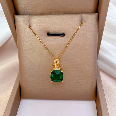 Collar de diamantes con microincrustaciones verde esmeralda de acero de titanio a la moda's discount tags